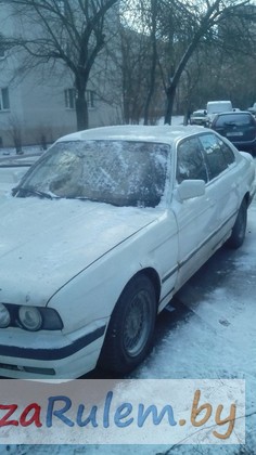 BMW 5- (E34)